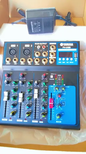 Photo - Yamaha Professional F4 Mixer