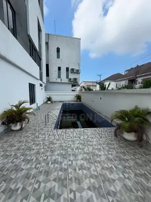 4bdrm Duplex in Chevron for sale