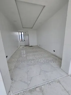 28sqm Shop in a Shopping Mall