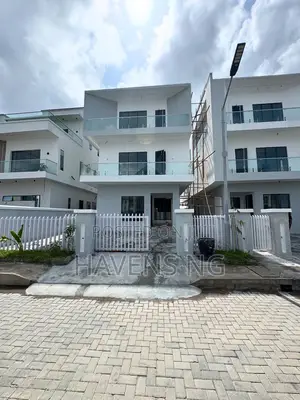 5bdrm Duplex in Osapa london for sale