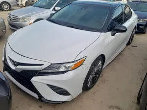 Toyota Camry XSE FWD 2020 White