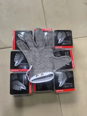 Iron Mesh Glove