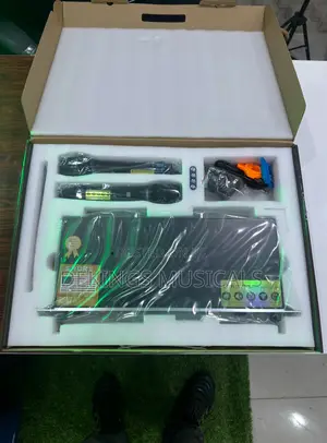 Shure Ugx20 Ii Dual Handheld Wireless Microphone System