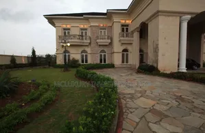 7bdrm Villa in Banana Island, Ikoyi for sale