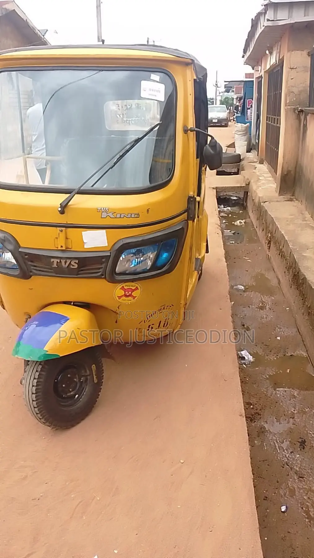 TVS King Deluxe Plus iTouch Start 2021 Yellow