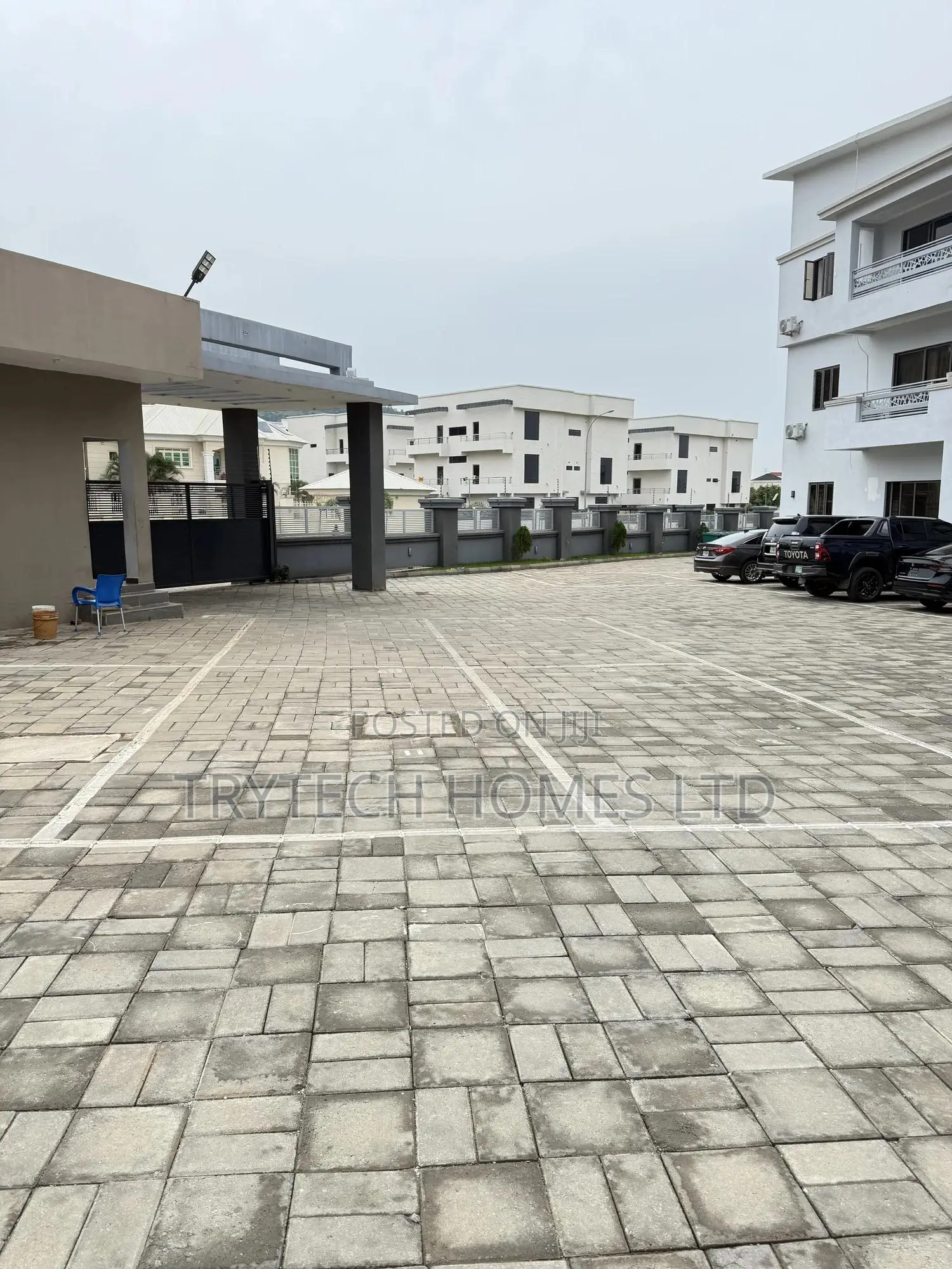 3bdrm Block of Flats in Katampe Extension for rent