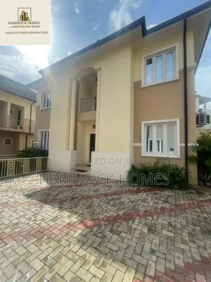 Furnished 5bdrm Duplex in Agodi Gra for sale