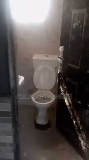 3bdrm Apartment in Makogi Magboro, Obafemi-Owode for rent