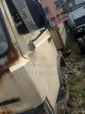 Iveco Mini Truck 6 Tyre's