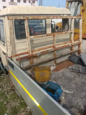 Iveco Mini Truck 6 Tyre's