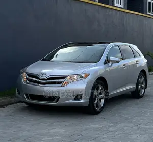 Photo - Toyota Venza XLE 4dr Wagon AWD (3.5L 6cyl 6A) 2014 Silver