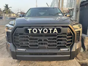 Photo - Toyota Tundra Limited Double Cab 6.5' Bed 2023 Black