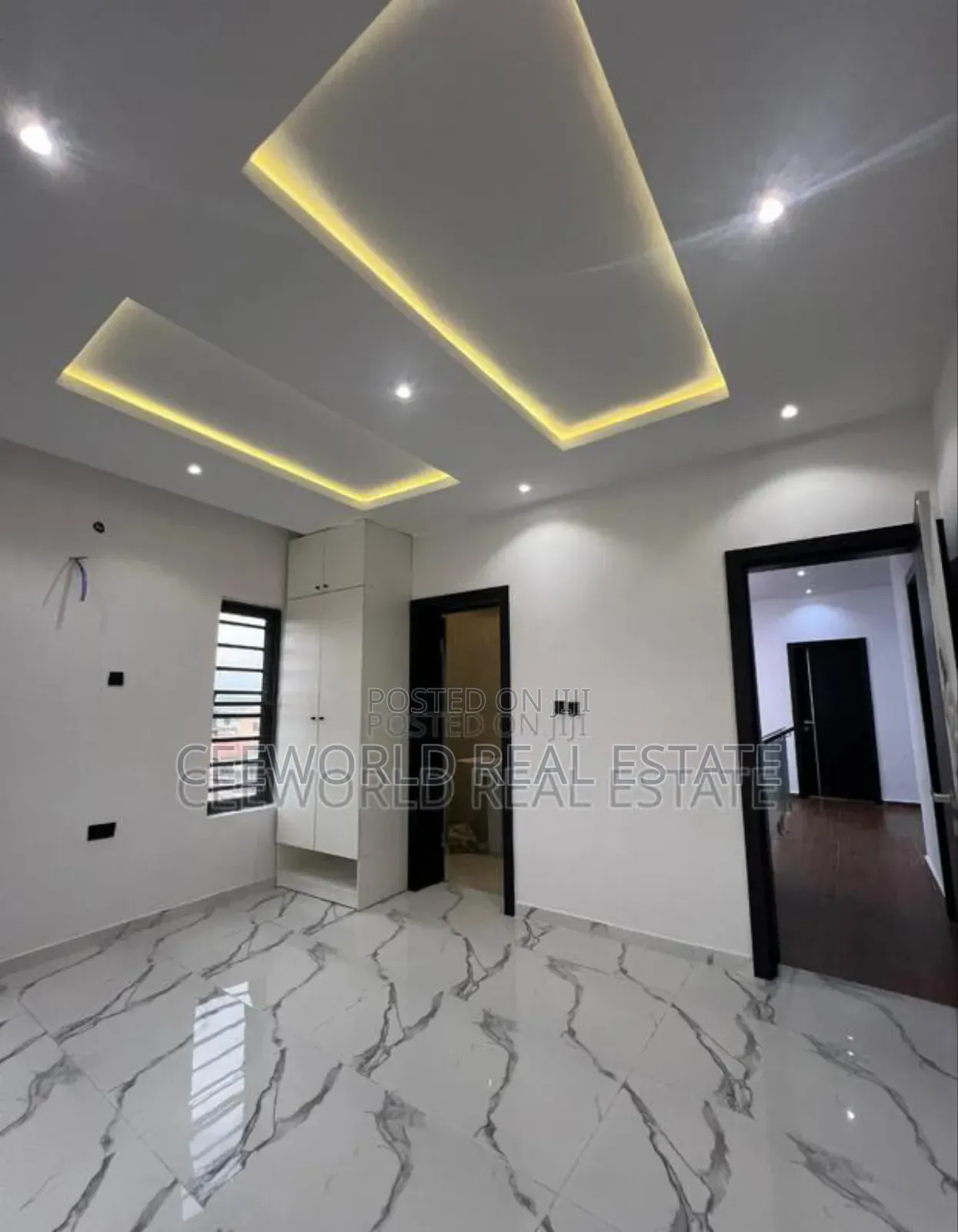 5bdrm Duplex in Arre Avenue Oluyole for sale
