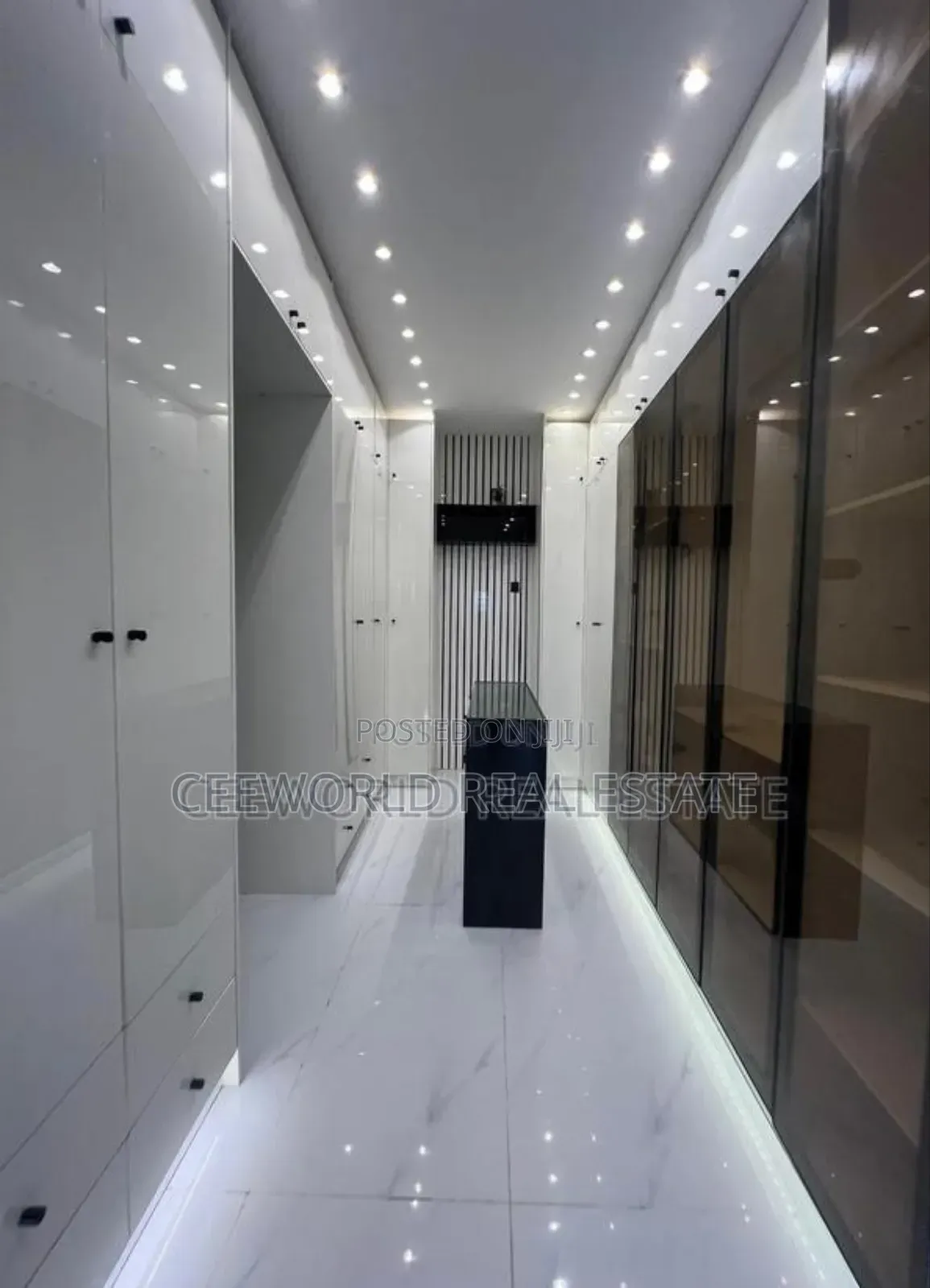 5bdrm Duplex in Arre Avenue Oluyole for sale