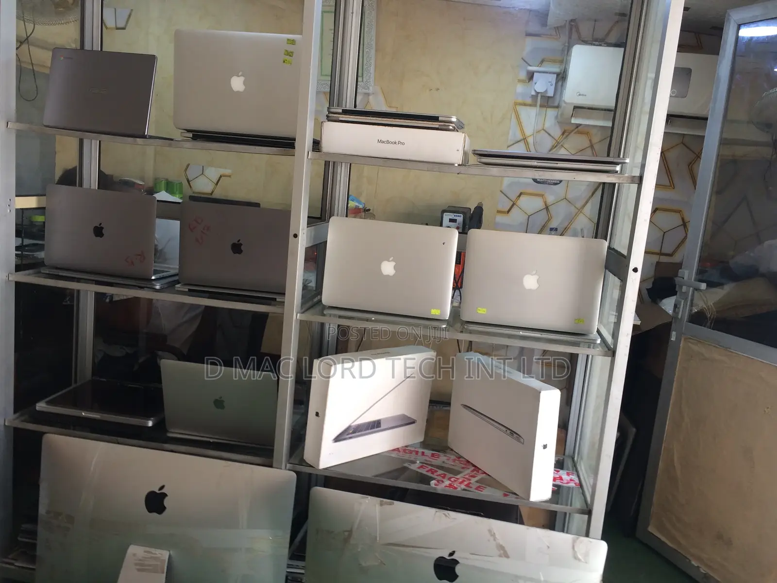 2012 to 2025 Macbooks Screen Part Replacement With Expert