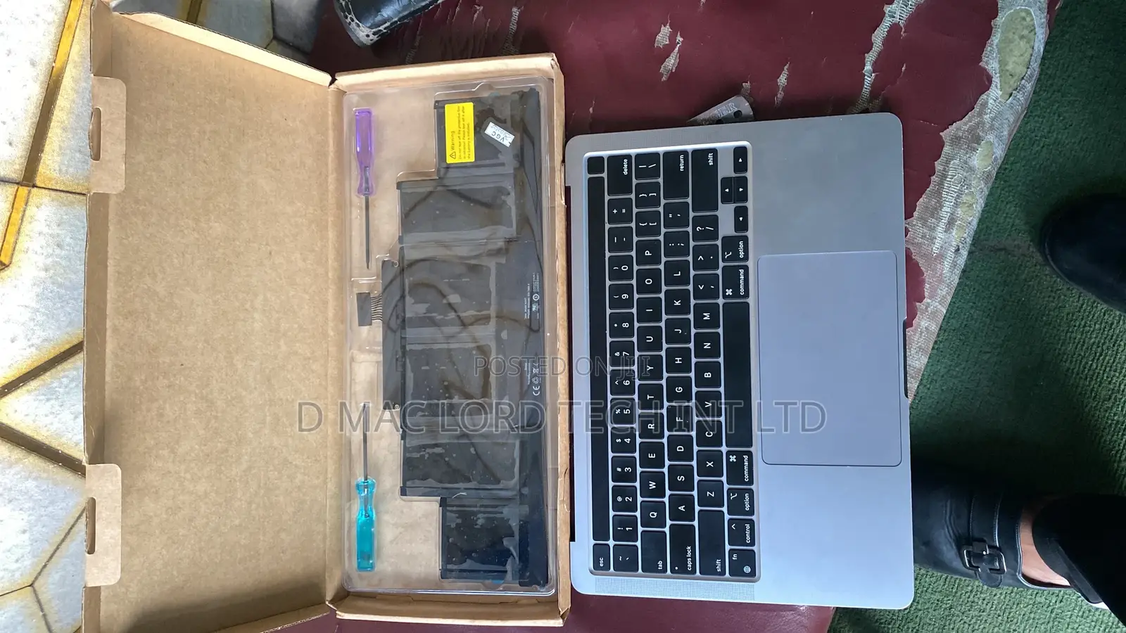 2012 to 2025 Macbooks Screen Part Replacement With Expert