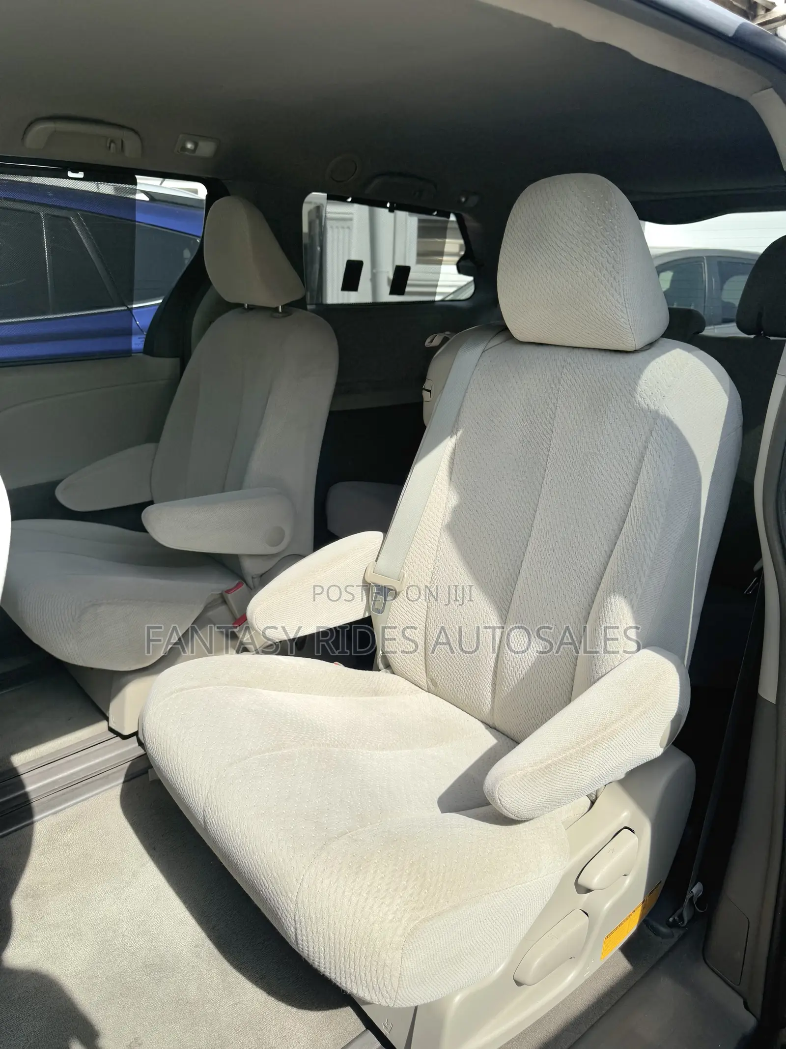 Toyota Sienna LE 7 Passenger 2012 Gold