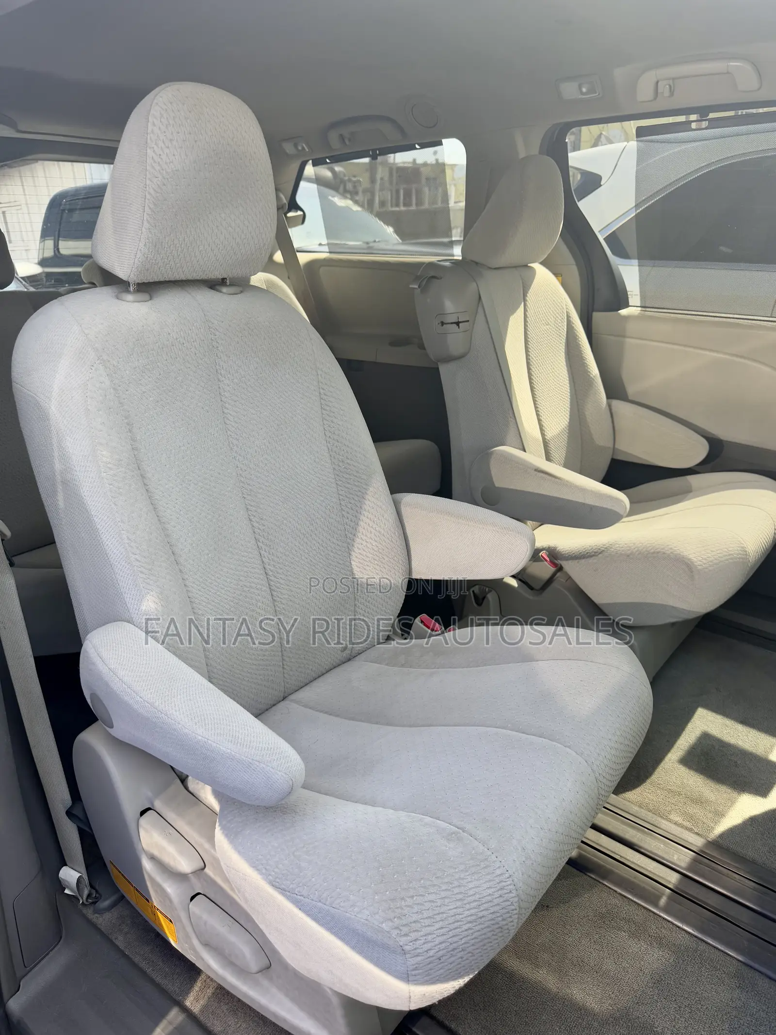 Toyota Sienna LE 7 Passenger 2012 Gold