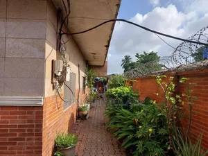 13bdrm Duplex in Oba Akran for sale
