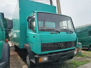 Mercedes Benz 814 Cargo Truck 20ft Long Green