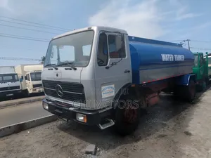 Mercedes-Benz Water Tanker Truck 14000 Liters 2008 Silver