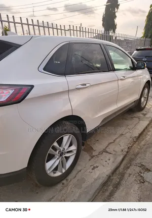 Ford Edge SE 4dr SUV (2.0L 4cyl Turbo 6A) 2015 White