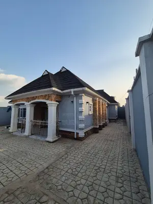 Furnished 4bdrm Bungalow in Irepodun Area, Moniya for sale