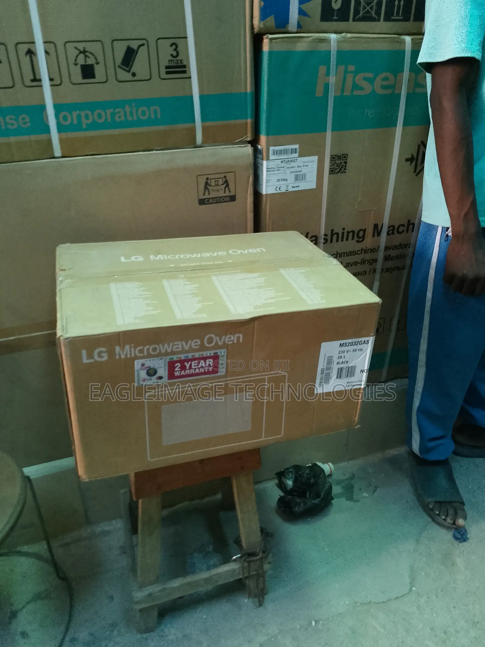 Versatile Lg Microwave (Mwo-2032) for Home Use
