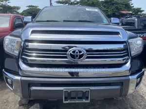 Toyota Tundra 1794 5.7L V8 w/FFV 4x4 CrewMax 5.6 ft. box 145.7 in. WB