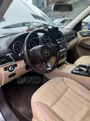 Photo - Mercedes-Benz GLE-Class 2017 Gray