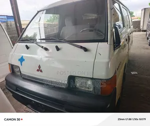 Mitsubishi L300 2005 White