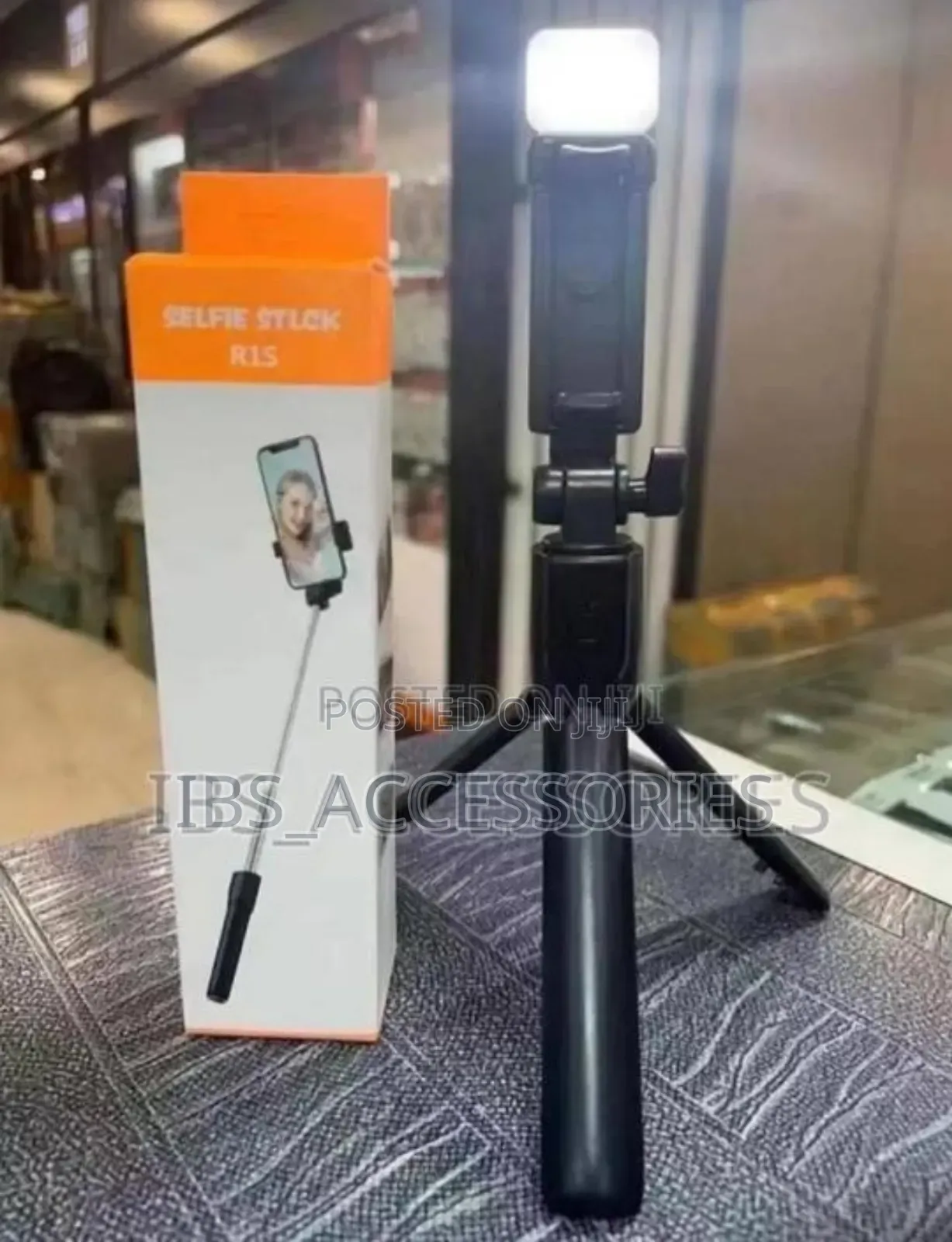 Selfie Stick With Bluetooth Shutter And Rechargeable Light