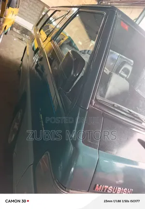 Mitsubishi L300 2005 Green