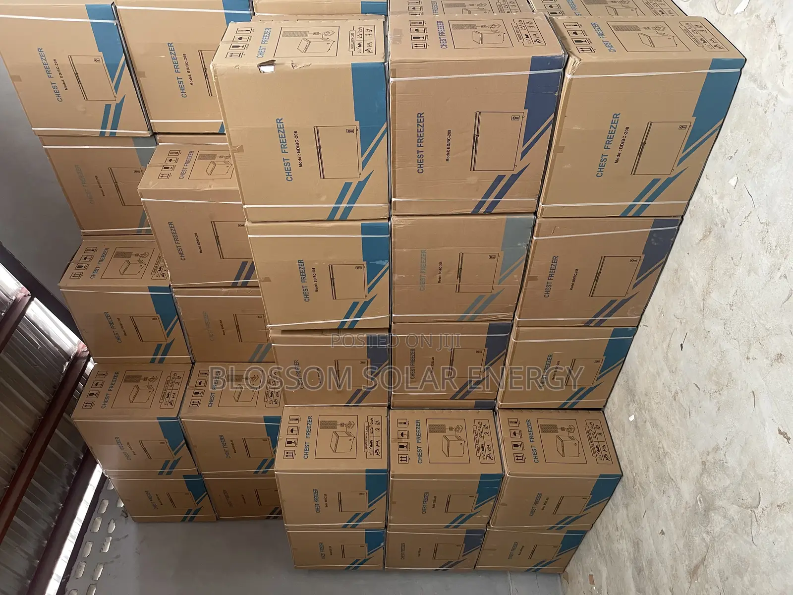 High Quality 308 Liters Solar Freezer Ac/Dc