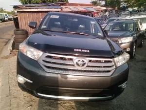 Toyota Highlander Limited 2012 Gray