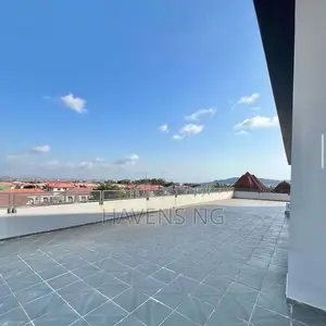 Spacious Stylish 2-Bedroom Penthouse for Shortlet