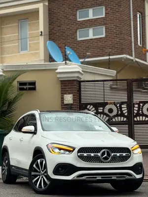 Mercedes-Benz GLA 250 2021 White