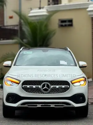 Mercedes-Benz GLA 250 2021 White