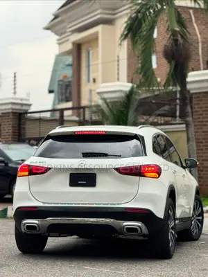 Mercedes-Benz GLA 250 2021 White