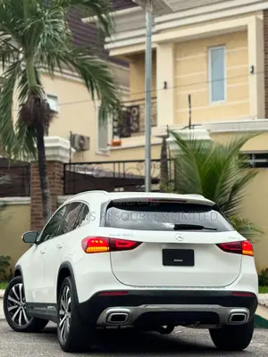 Mercedes-Benz GLA 250 2021 White