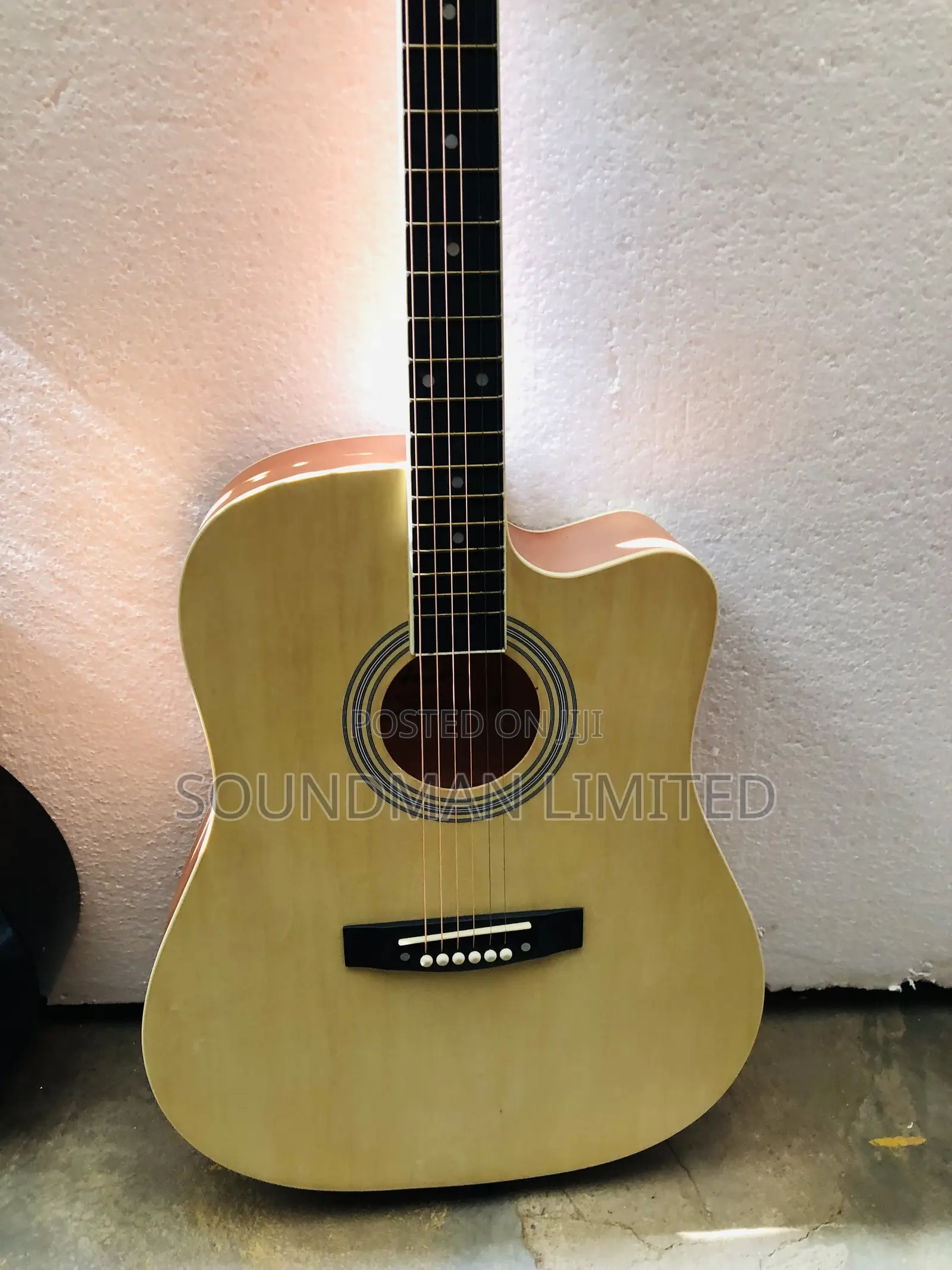 Generic Acoustic Box Guitar