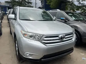 Toyota Highlander Limited 3.5l 4WD 2013 Silver