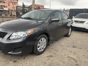 Toyota Corolla LE 4dr Sedan (1.8L 4 cyl 4A) 2009 Gray