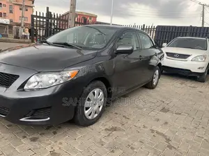 Toyota Corolla LE 4dr Sedan (1.8L 4 cyl 4A) 2009 Gray