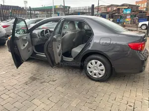 Toyota Corolla LE 4dr Sedan (1.8L 4 cyl 4A) 2009 Gray