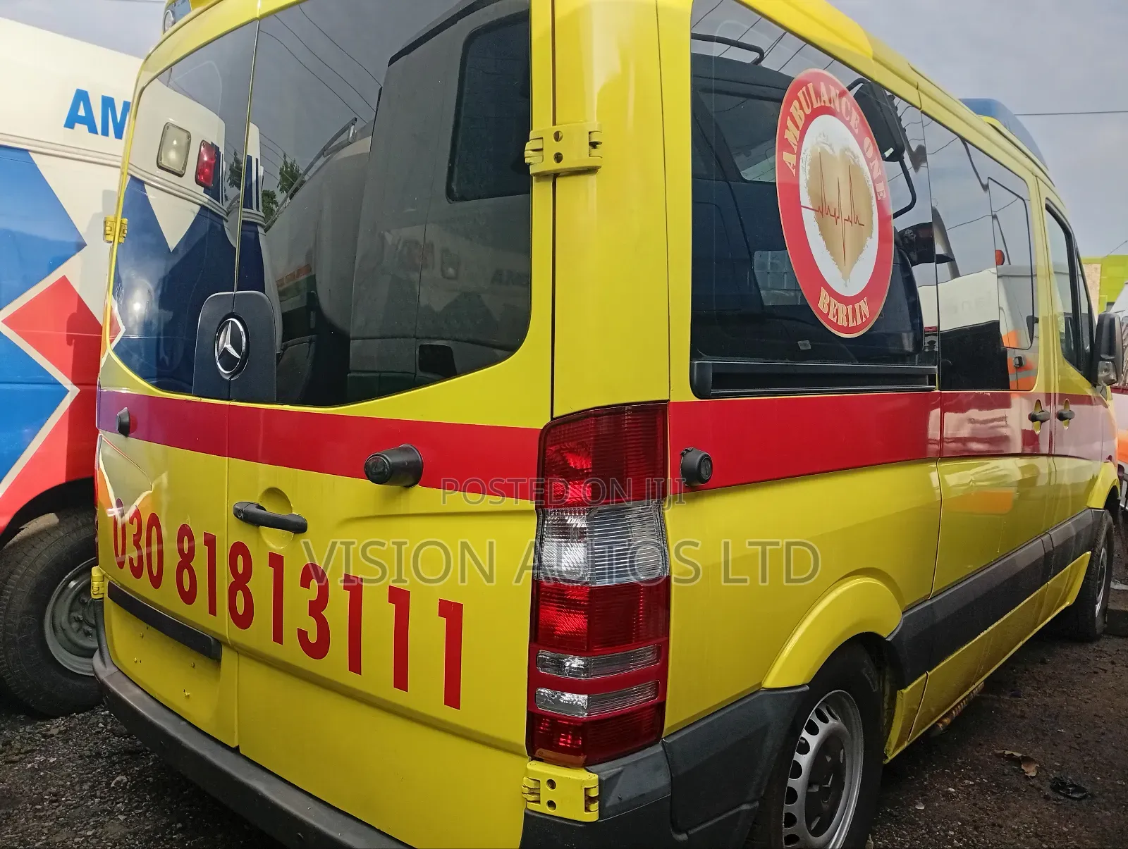 Mercedes-Benz Sprinter 2010 Yellow