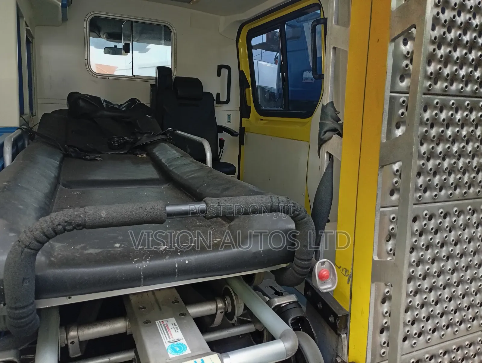 Mercedes-Benz Sprinter 2010 Yellow