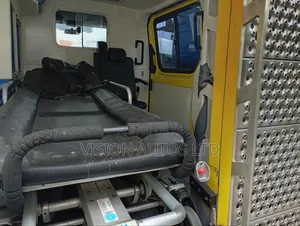 Mercedes-Benz Sprinter 2010 Yellow