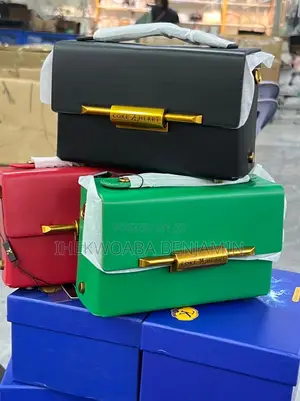 We Sell Super Quality Female Handbags