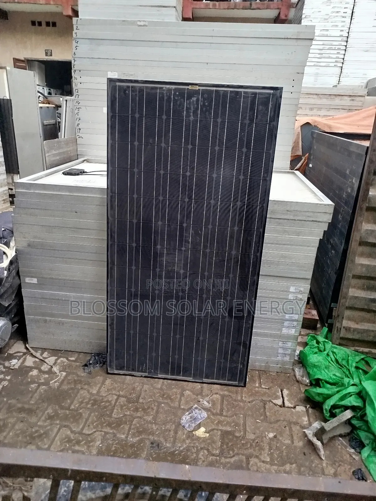 200w Quality Trina Solar All Black Panel
